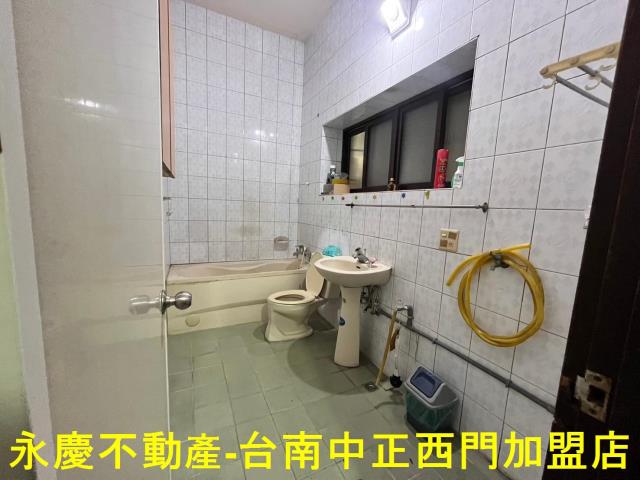 台南南區透天-13
