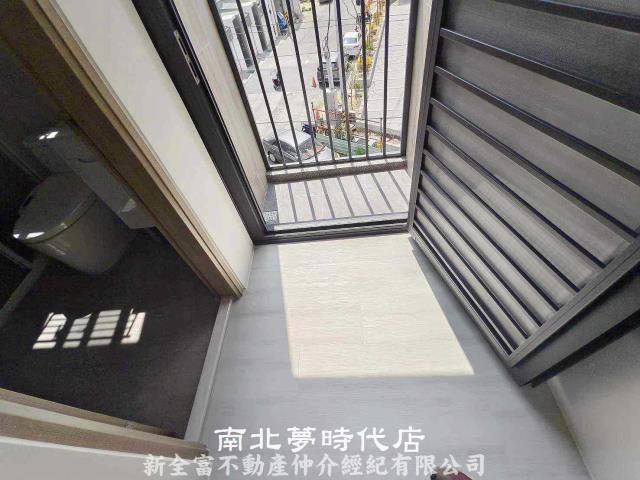 台南東區透天-12