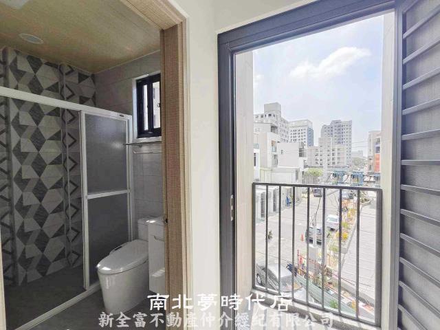 台南東區透天-9