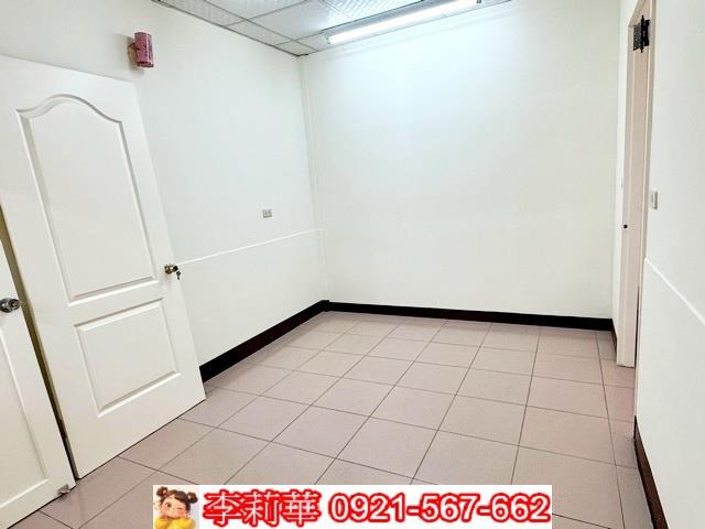 台南東區店面-9