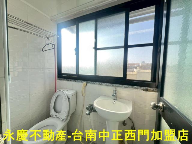 台南東區透天-12