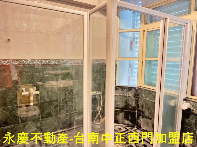 台南東區透天-11