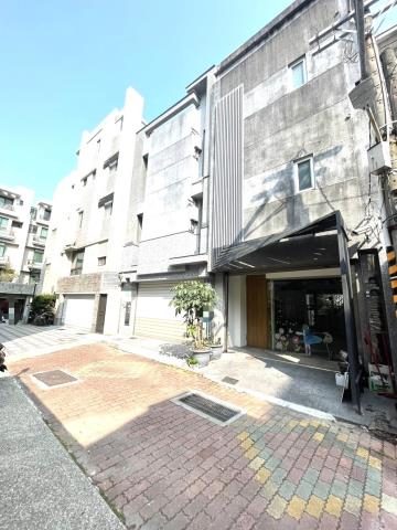 台南東區透天-0
