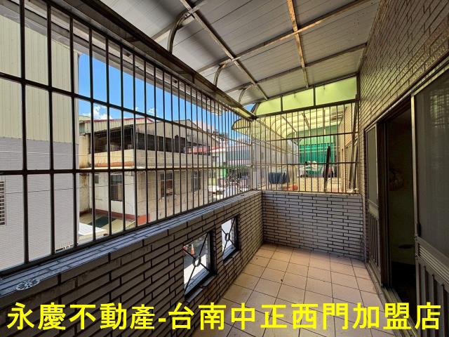 台南東區透天-11