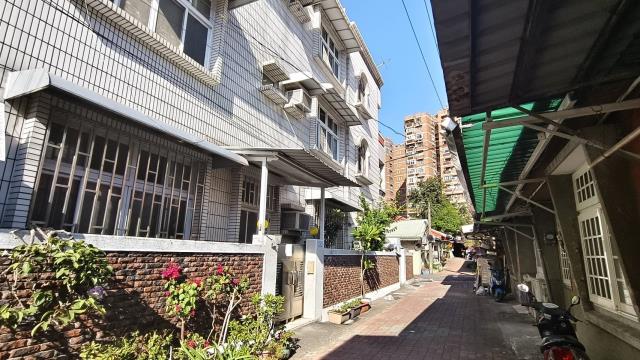 台南東區透天-9