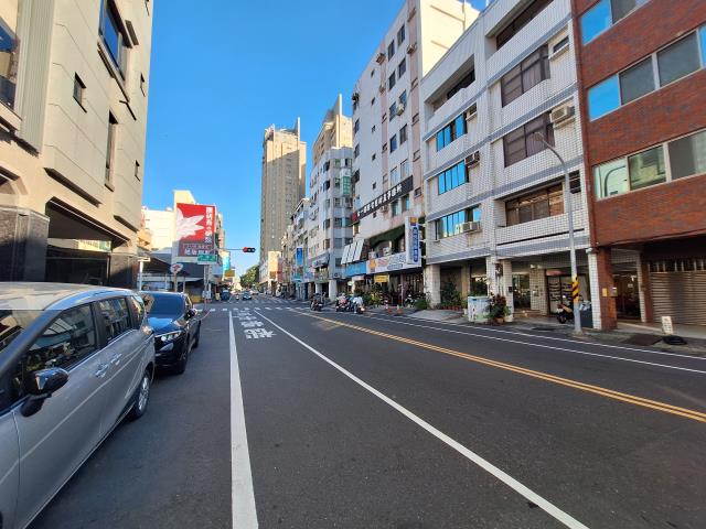 台南東區透天-13